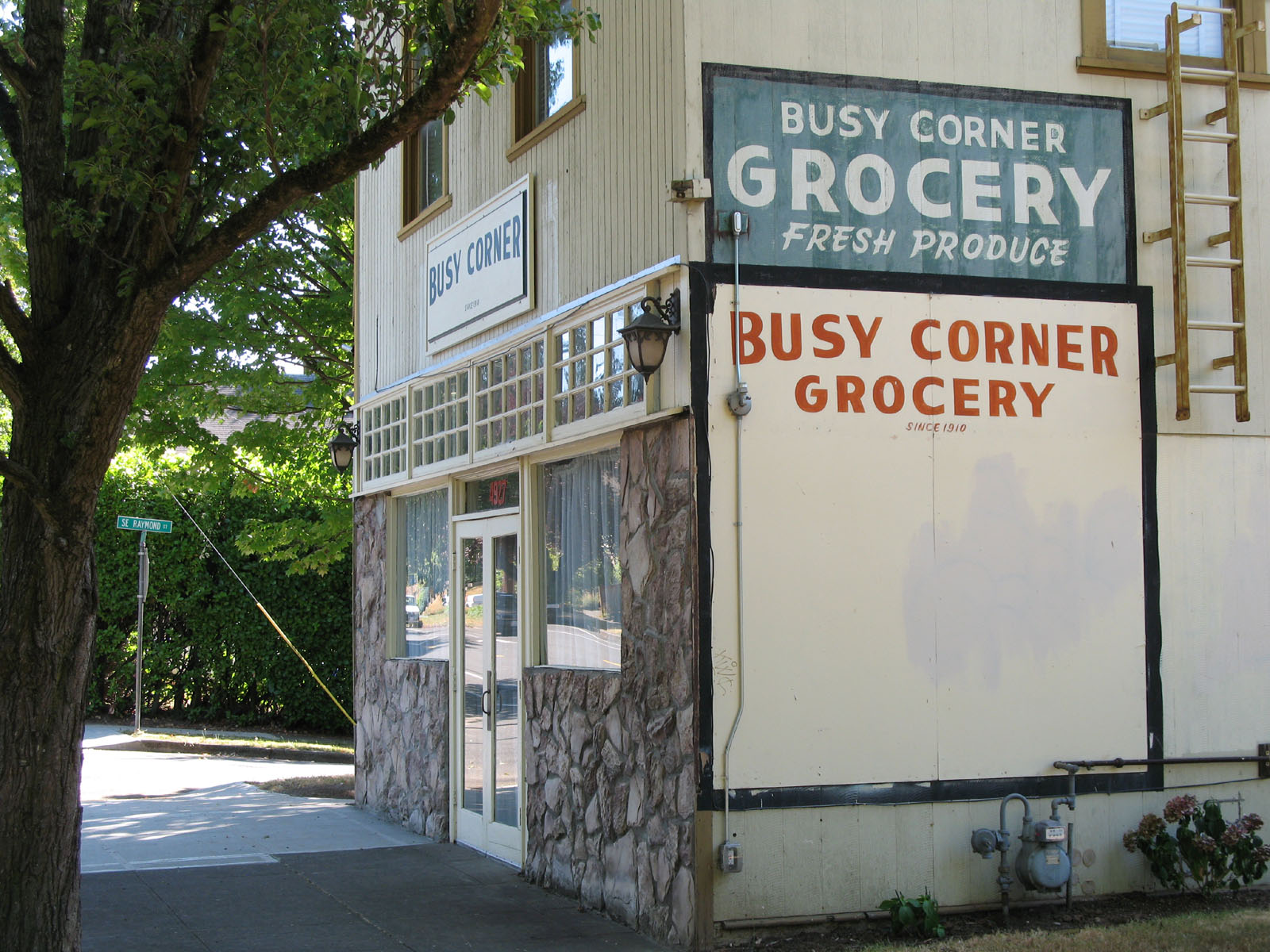 Portland Building Ads Portland, Oregon Busy Corner Grocery