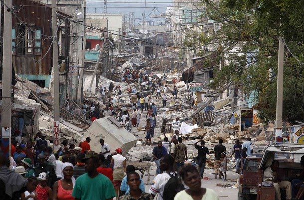 [haiti+le+macerie+e+la+gente+di+port+au+prince.jpg]