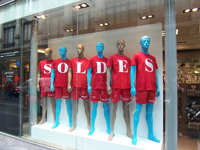 http://2.bp.blogspot.com/_ViFLVzjIPSk/TS1o5CIcuMI/AAAAAAAAEDo/i3JgSzhQKhE/s1600/paris-france-soldes-sales.jpg