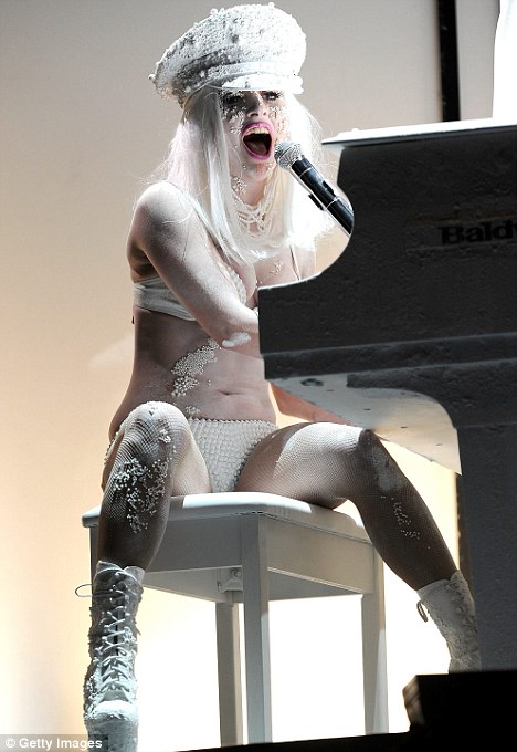 [article-1250116-083CDDF7000005DC-540_468x680.jpg]