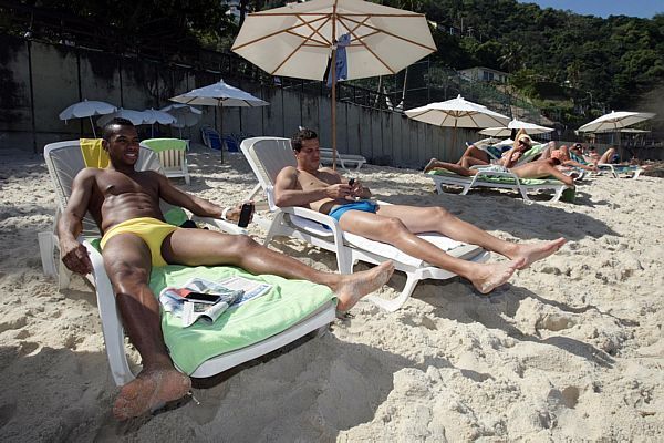 [Robinho+and+Julio+Cesar2.jpg]