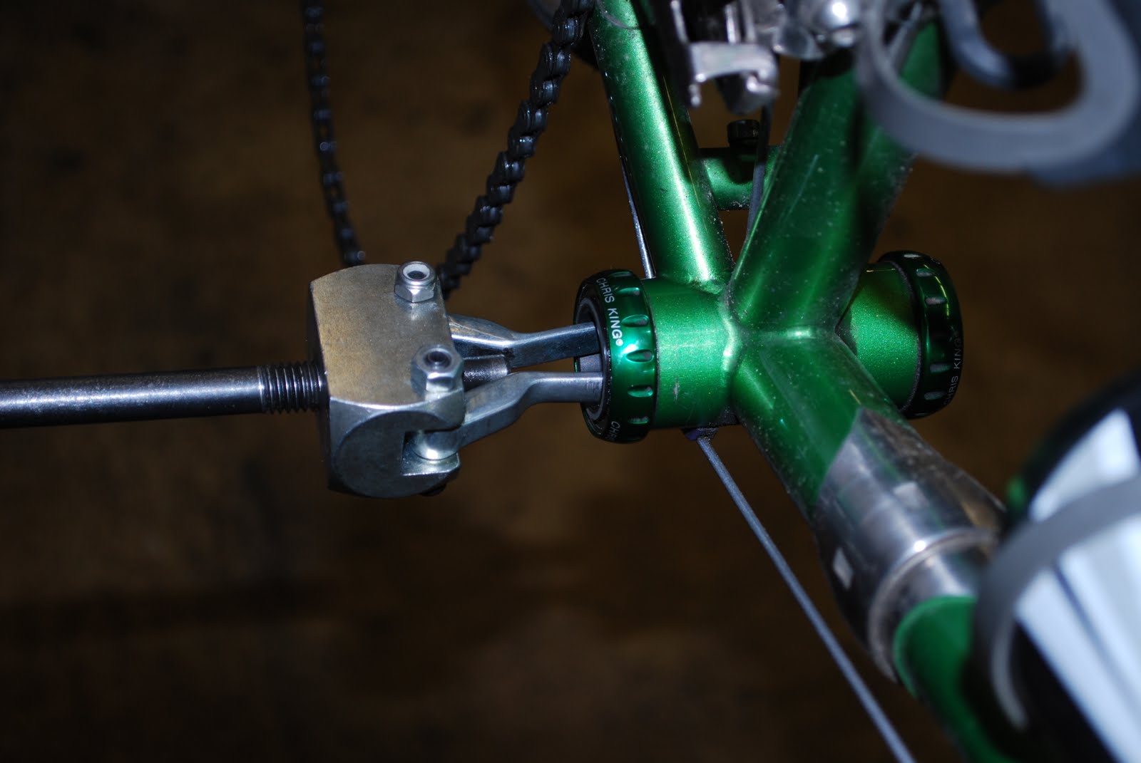 The Golden Wrench Chris King Bottom Bracket Grease Purge