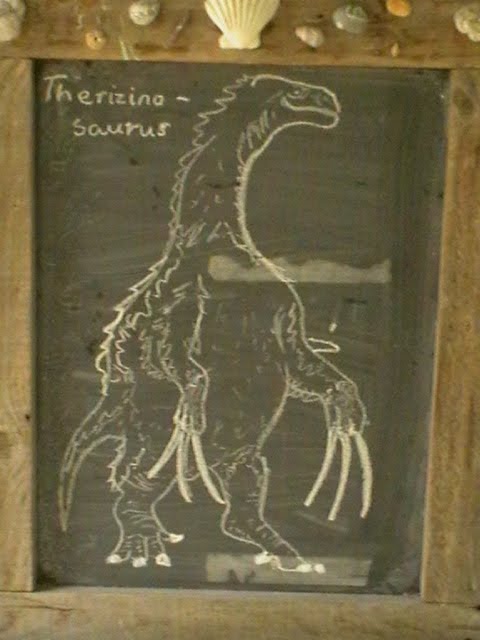 [dinosaur!.JPG]