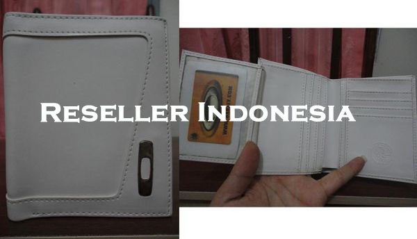 Dompet Oakley
