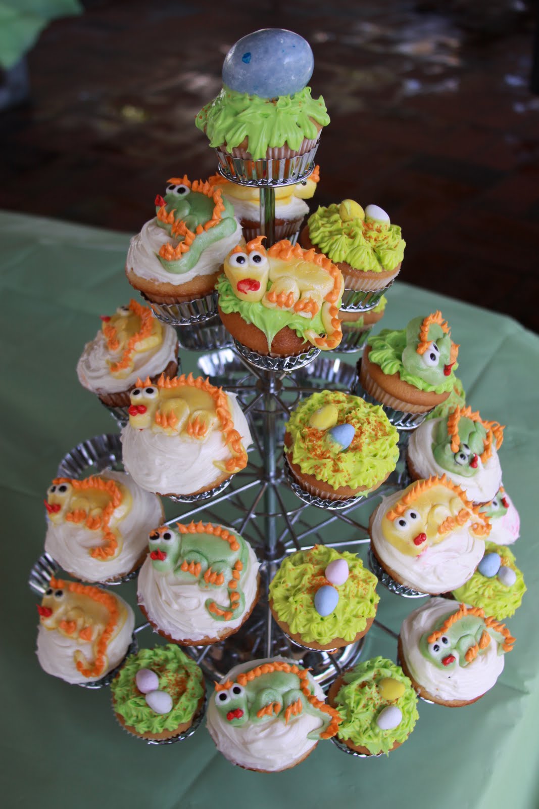 Jessie Cakes!: Dragon cakes for a dragon loving 4 year old birthday boy!
