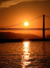 Pôr-do-sol no ponte... um olhar...