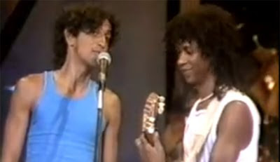 Djavan and Caetano Veloso improvising a duet