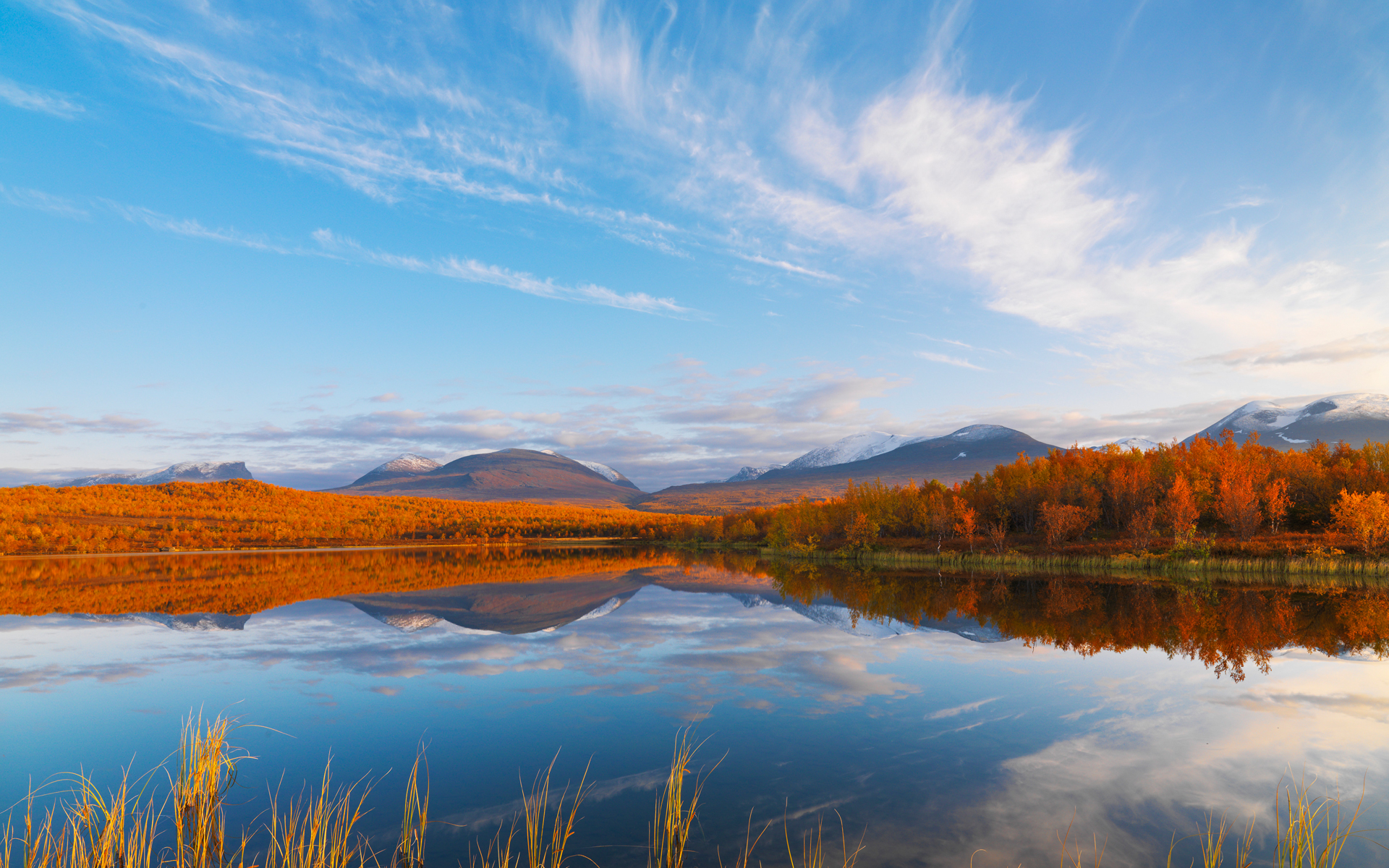 Arctic Volcanic Lake Wallpaper Wallpapers4