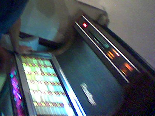 [jukebox_1.jpg]