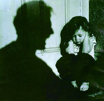 Violencia familiar y el autismo. Maltrato+nino