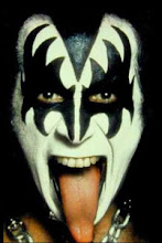 GENE SIMMONS BATTERISTA DEI KISS