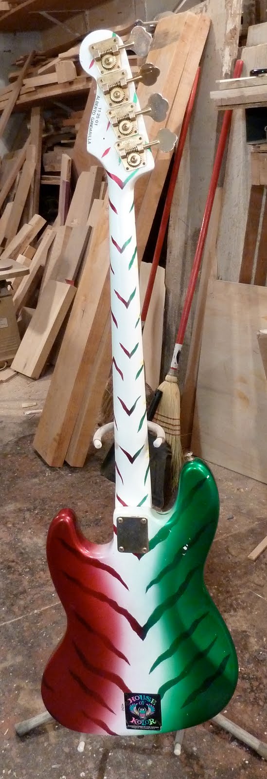 Daily Guitar Repair Los Tigres Del Norte, Dan Ransom Bass