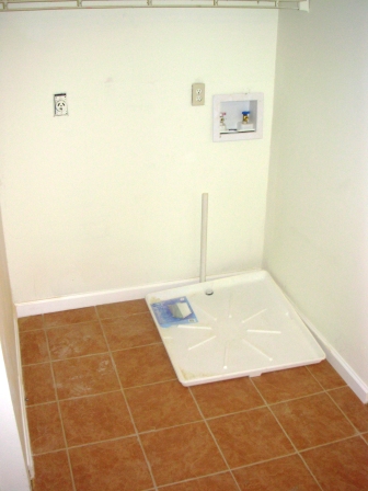 Drexel Woods - Jacksonville, Florida Townhouse laundry room -- www.drexelwoods.org Jacksonville Condo Townhouses laundry room