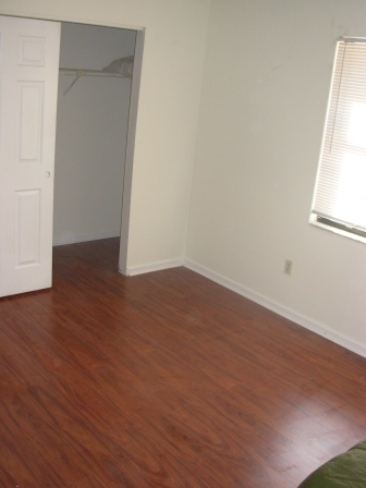Drexel Woods - Jacksonville, Florida Townhouse bedroom -- www.drexelwoods.org Jacksonville Condo Townhouses wood floors