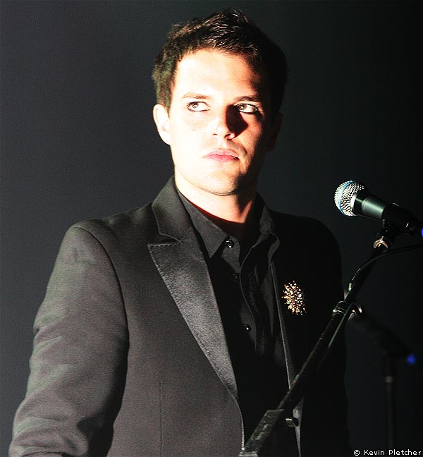 PINGUIN GROOVES Brandon Flowers Only The Young