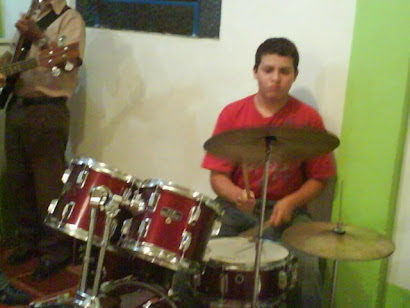 Baterista:Igor