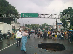 foto lubang di bandung foto lubang di bandung