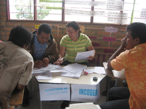 ENTREGA DE ESCRITURAS A LAS FAMILIAS