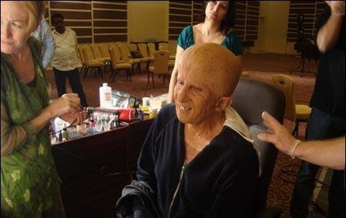 Efek Makeup Selesai Dipasang Efek Makeup Selesai Dipasang