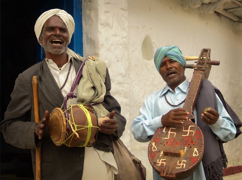 [India_village_musicians.jpg]