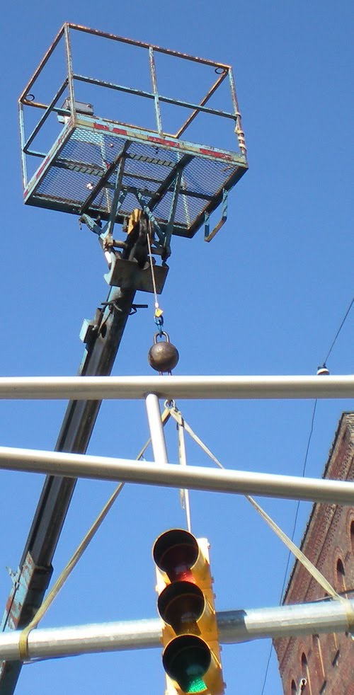 Dislocations Traffic Light Assembling