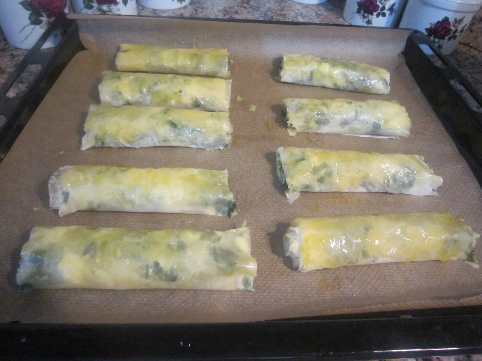 baklava yufkasından ıspanaklı börek