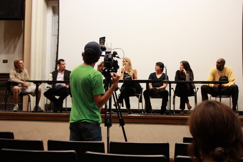 Celebrity Panel Discussion: Improving Your Health & Nutrition, gathering