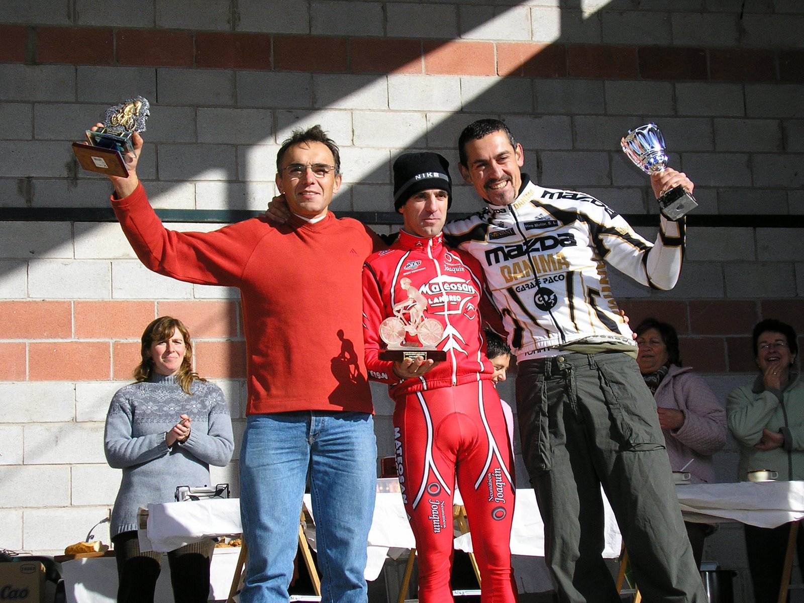 [PB270033.JPG]