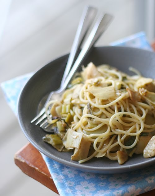 Chocolate Shavings Creamy Artichoke and Garlic Spaghetti