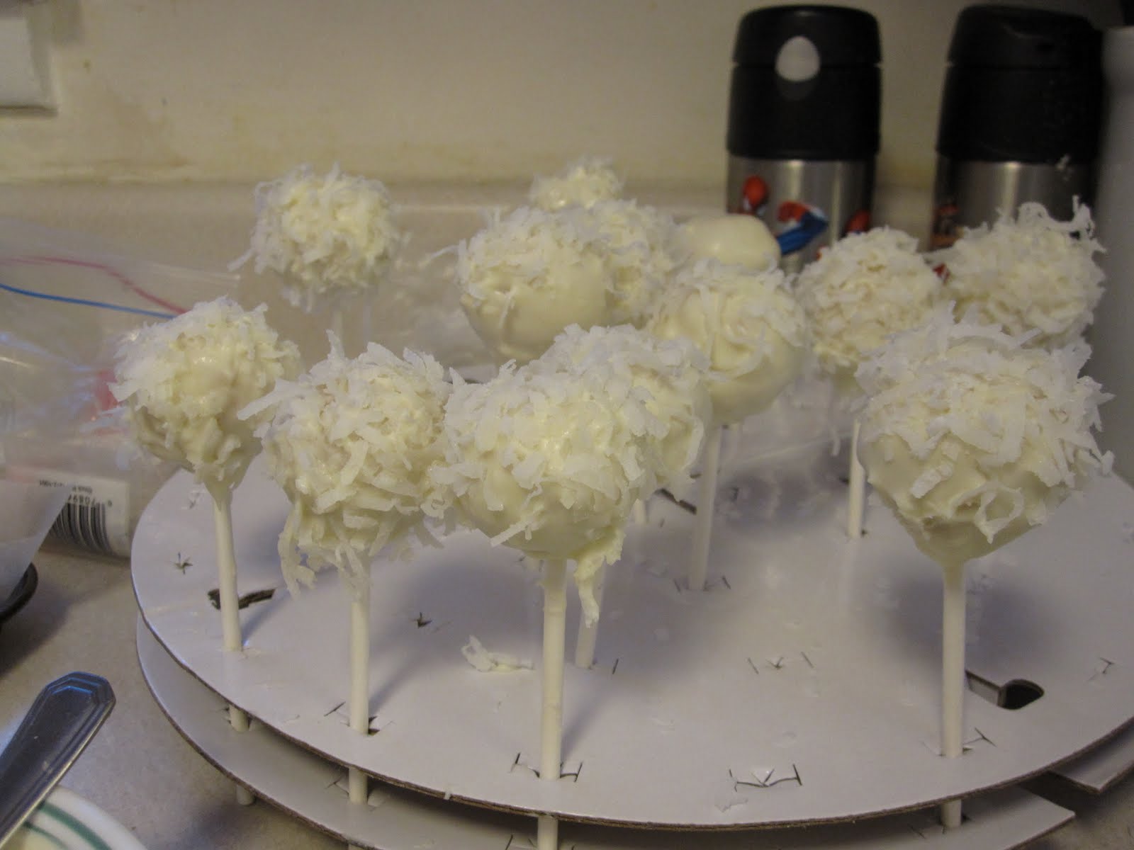 Coconut Cream Cake Pop Tutorial