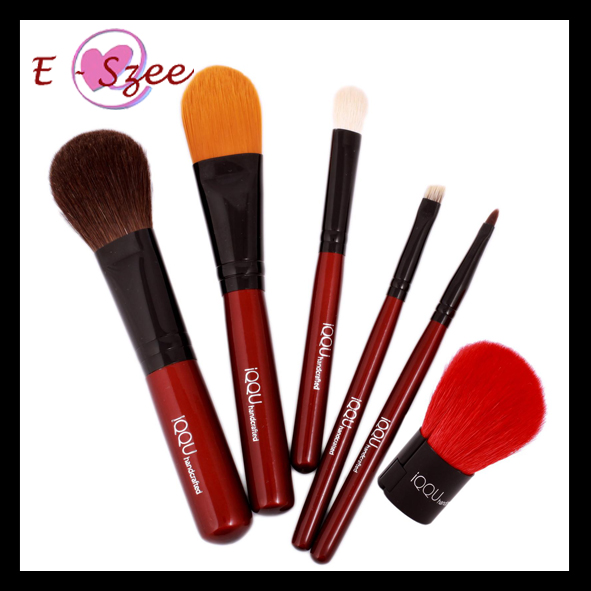 iQQU Essential Travel Set is a