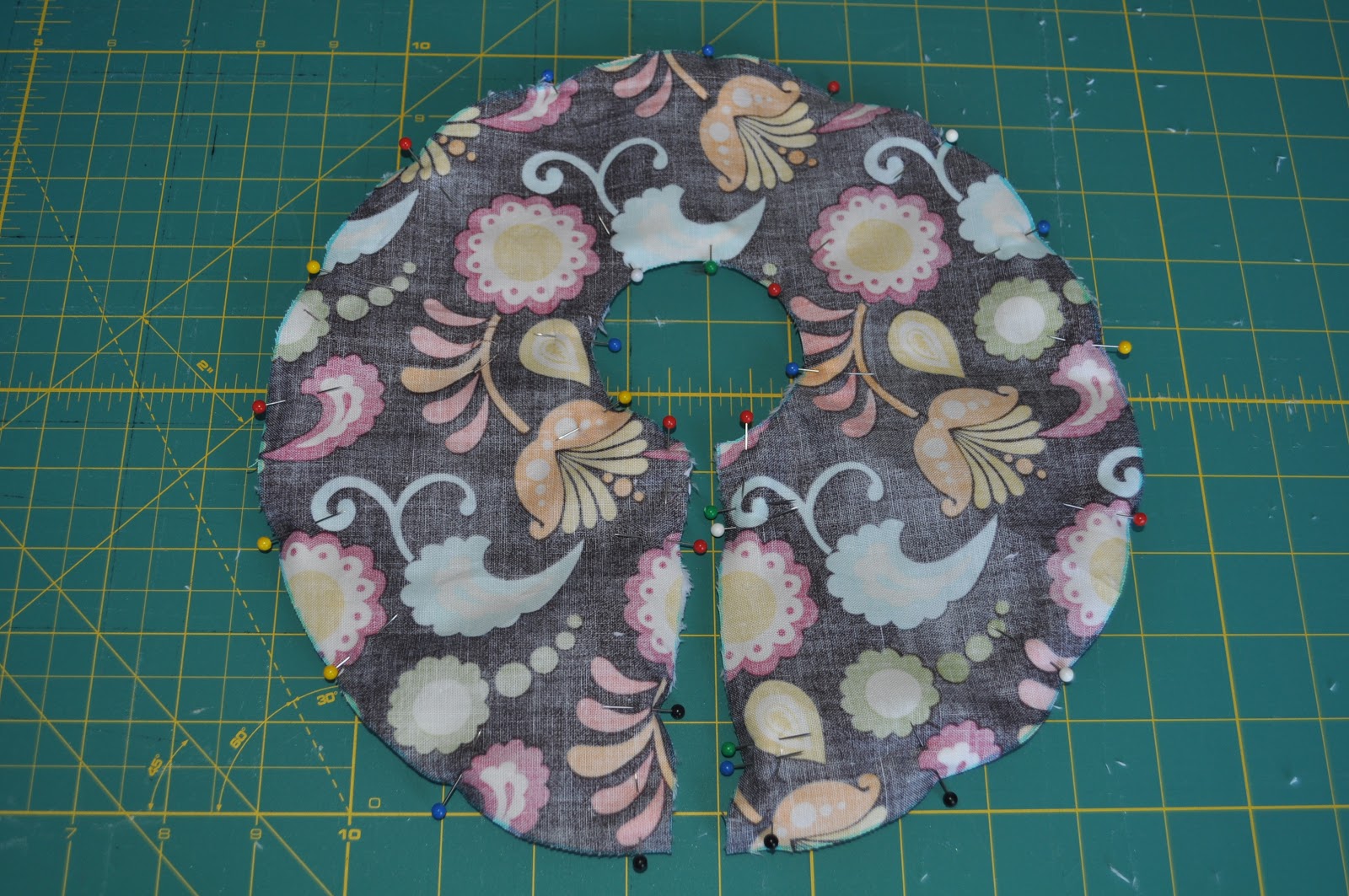 Darning Diva Toddler Travel Pillow Tutorial