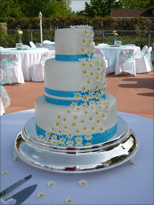 Rachel's Daisy Wedding Cake