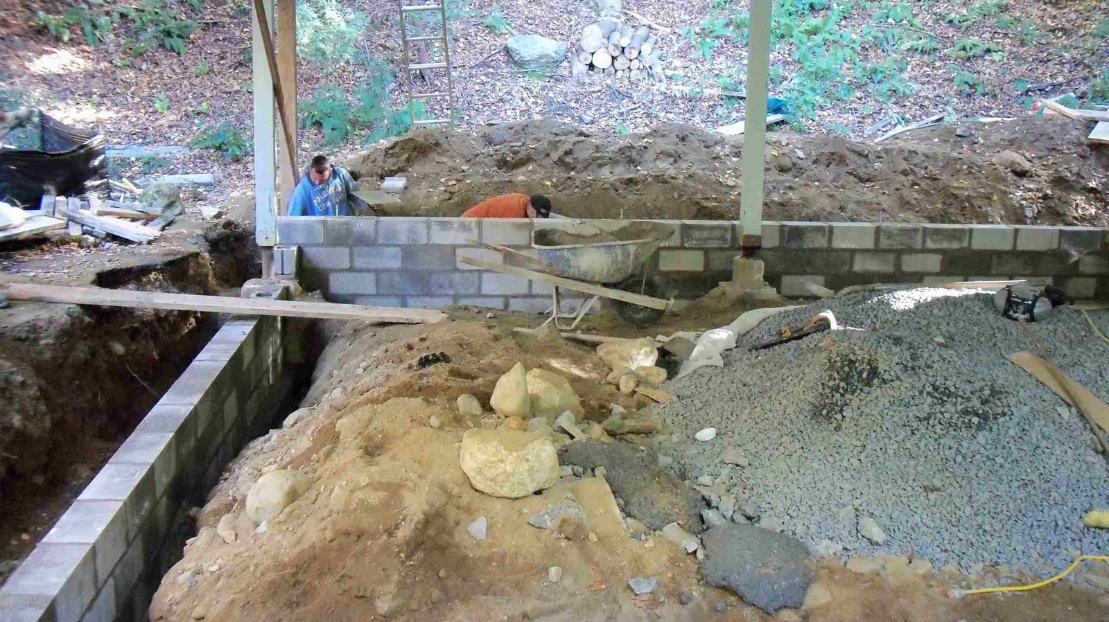 This (Erstwhile) Old House: Laying Concrete Block for the foundation