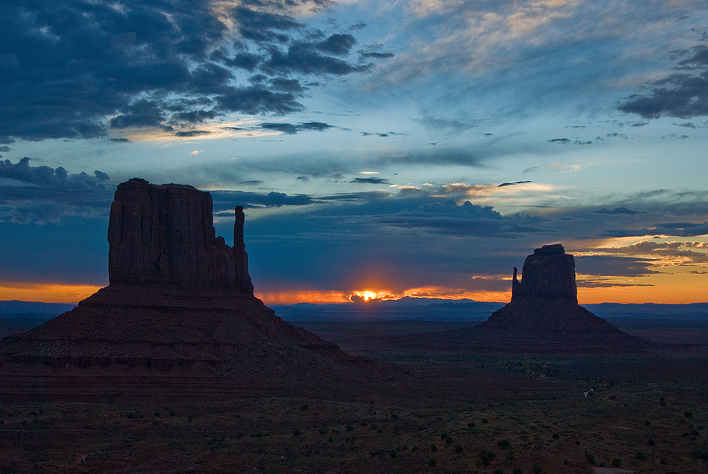 [Monument+Sunrise.jpg]