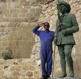 ESTATUA DEL COMANDANTE FRANCO.