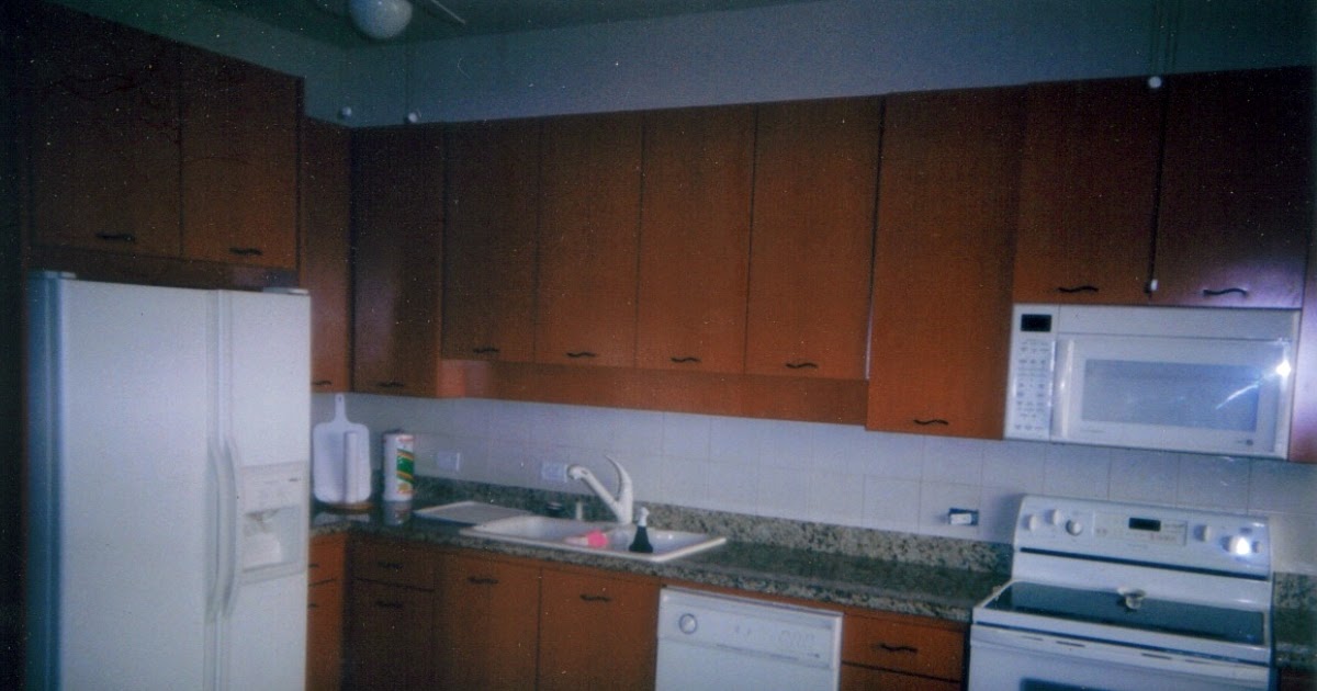 Ebanistería Cintrón: Gabinete en Cedro con Tope en Granito