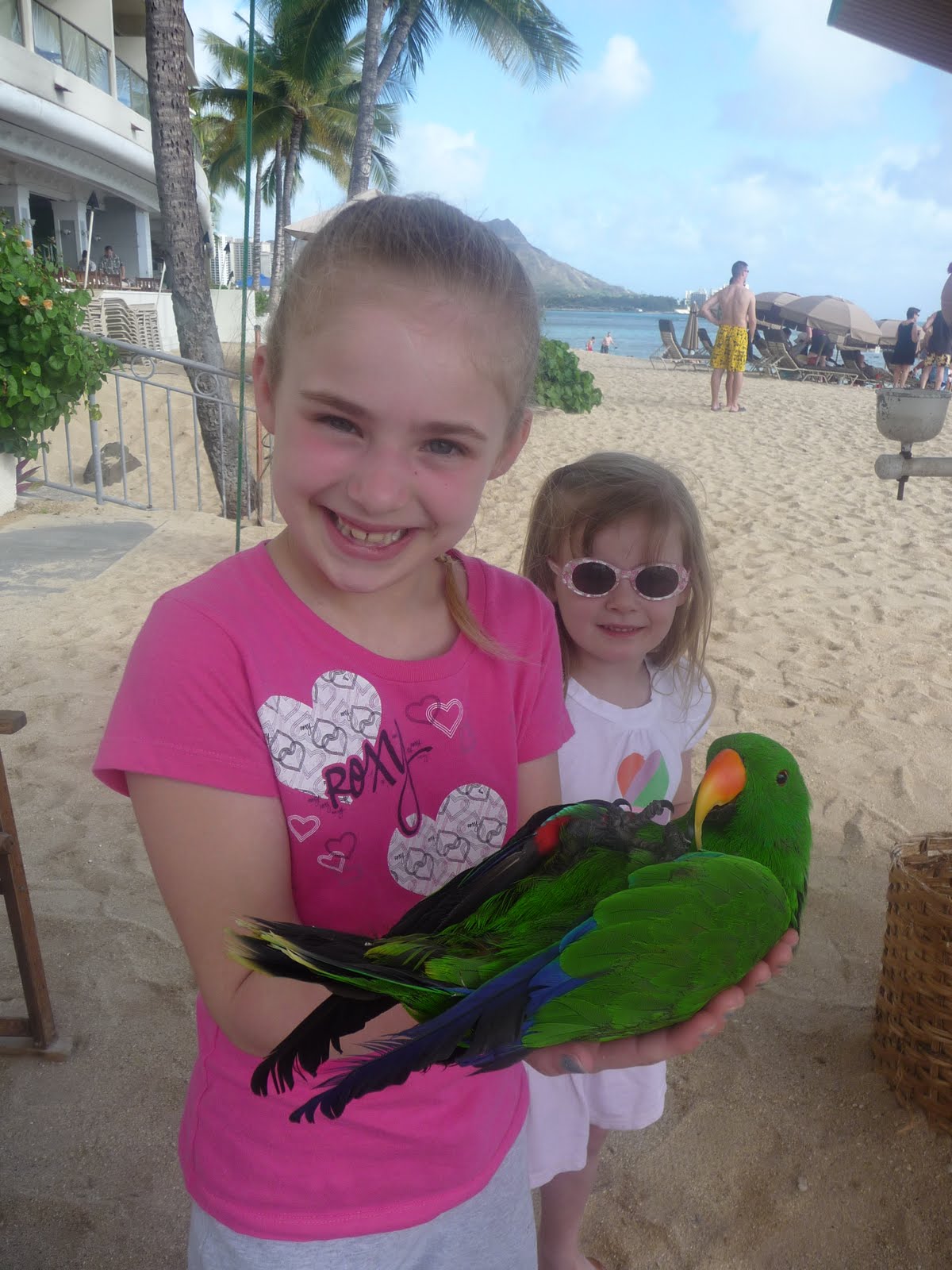 Fotografije djece i kučnih ljubimaca M-+parrot
