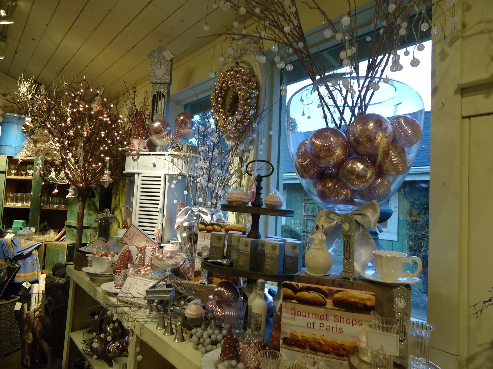 White Cottage Chic: Christmas at Wellington a.k.a Heaven on Earth!