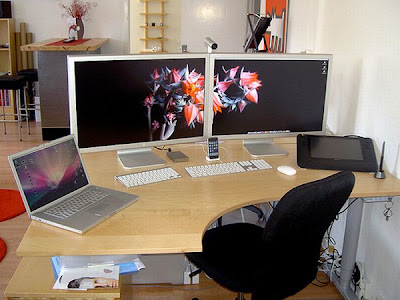 Cool Computer Workstations Seen On www.coolpicturegallery.net