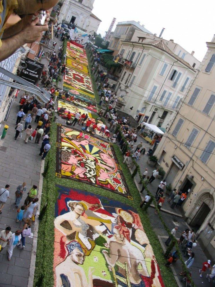 facts around us Italy's Beautiful Flower Carpets Flower Festival Rome