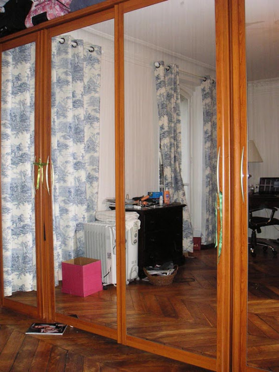 Wardrobe with large double sliding mirror doors - 400 Euros
