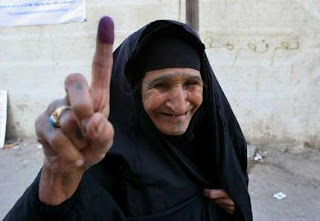 INFORMACION Iraq+Vote+%232+Sabia+Hassan,+70,+voting+in+Sadr+City