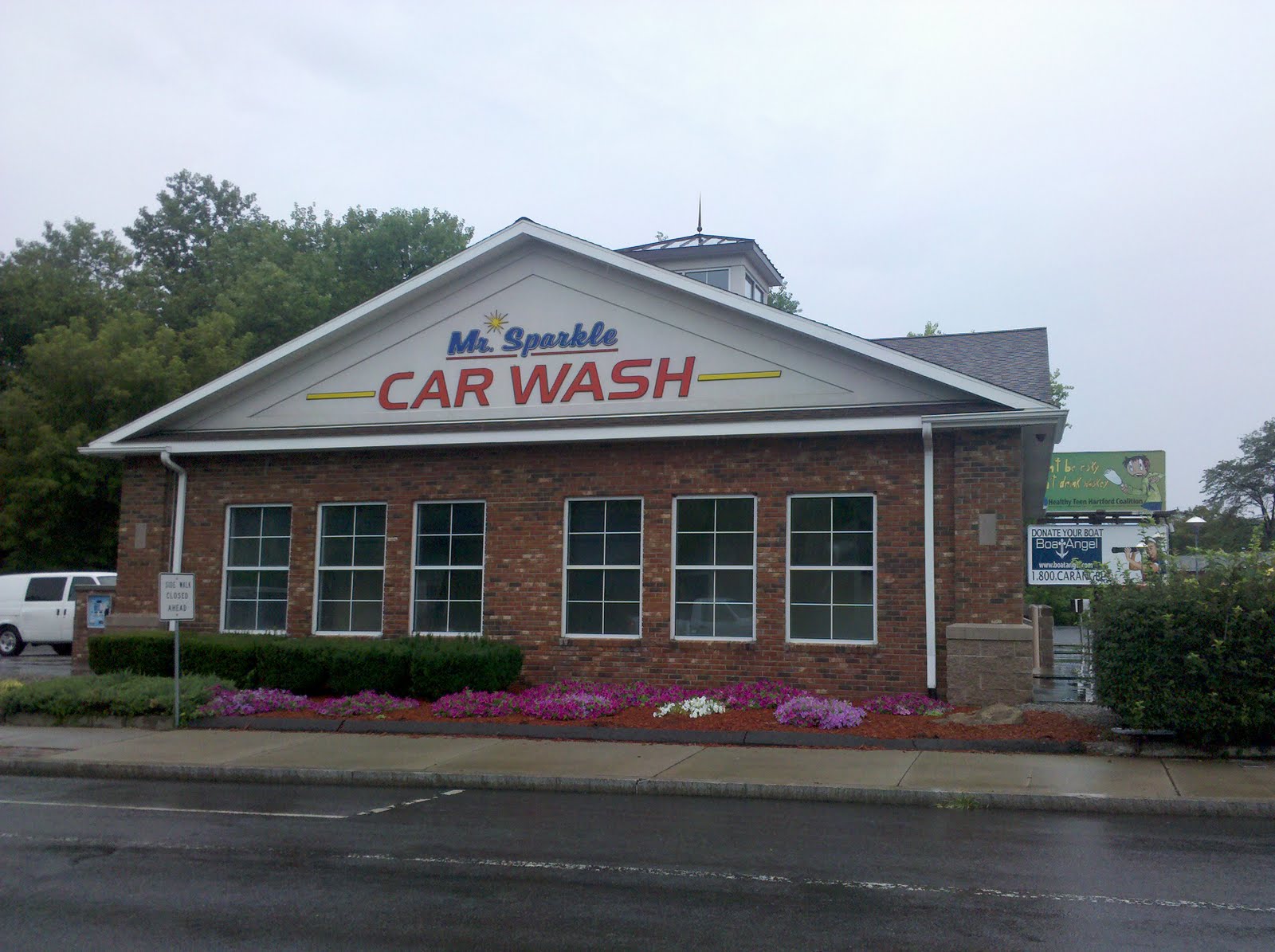 Sad City Hartford Sad City Scam Mr. Sparkle Car Wash on Kane