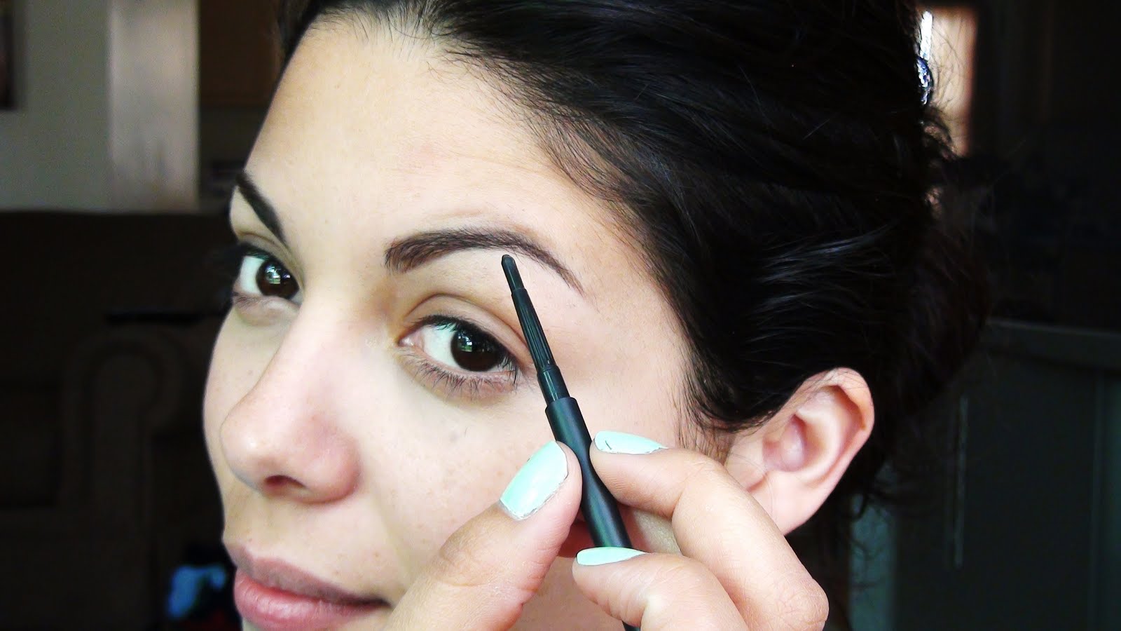 SCCASTANEDA Fix up your over waxed eyebrows in seconds