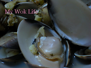 My Wok Life Cooking Blog - Steamed Clams with Dark Rum -