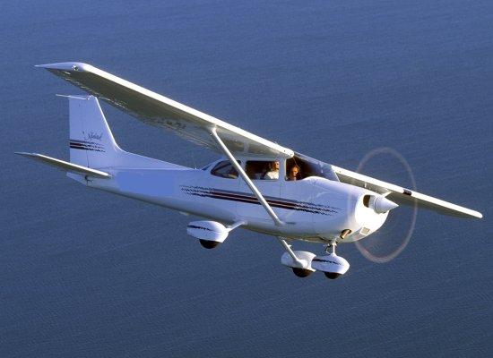 [cessna172.jpg]