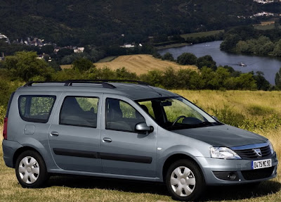 2009 Dacia Logan MCV - Front Side