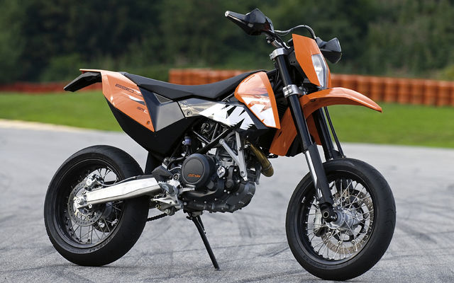 008214_2008_KTM_Duke.jpg