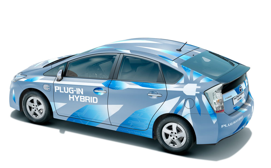 Toyota Plugin Hybrid vs. Chevrolet Volt Dwain Taylor Auto & Toyota